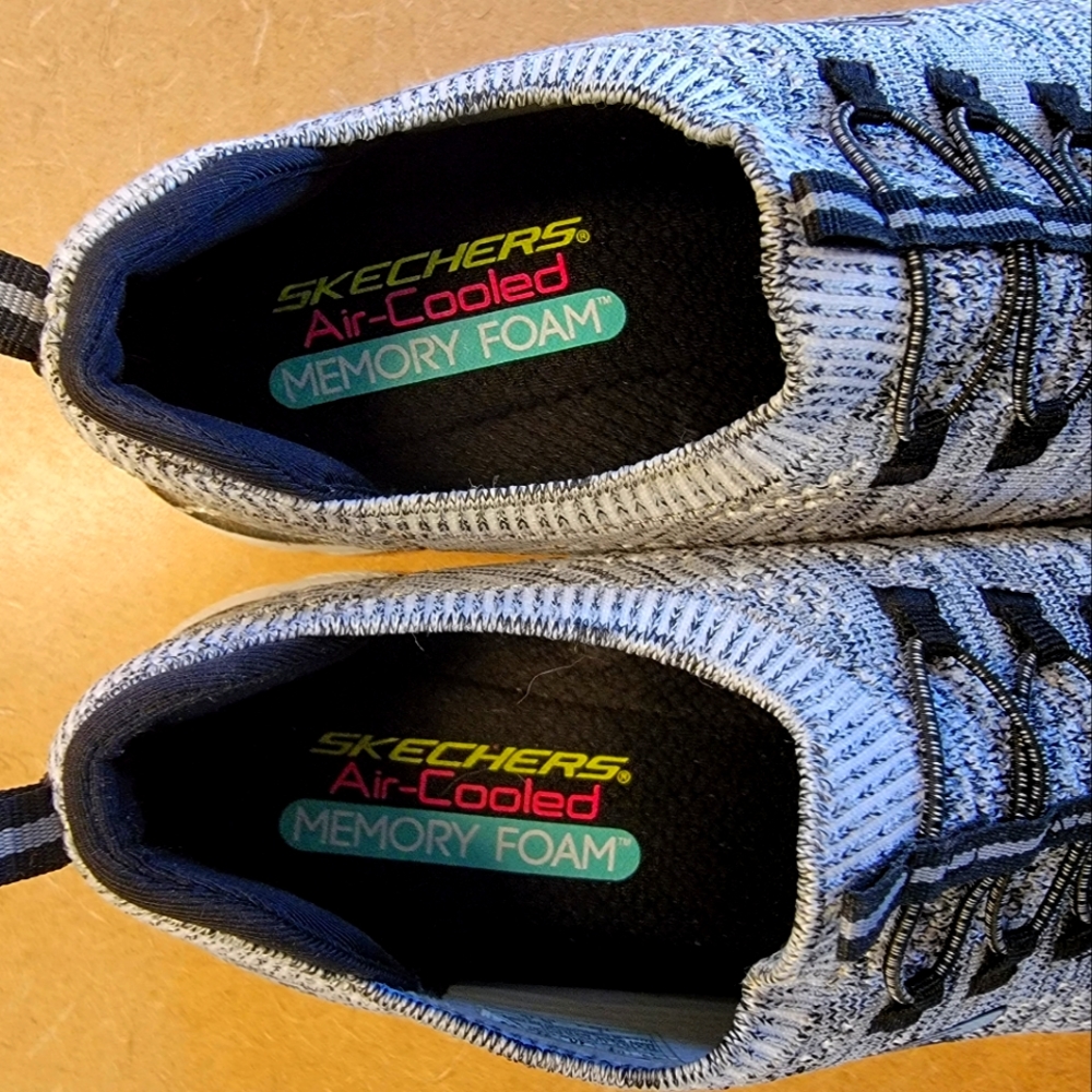 Women's Sketchers slip on size 10 with stretchy fabric & collar. Super comfort!